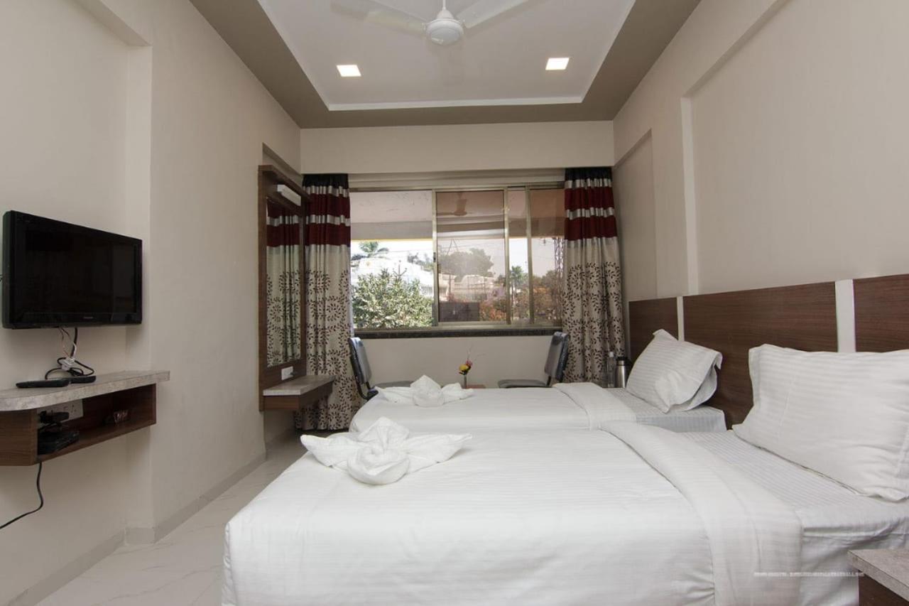 Highland Resort Lonavala Buitenkant foto