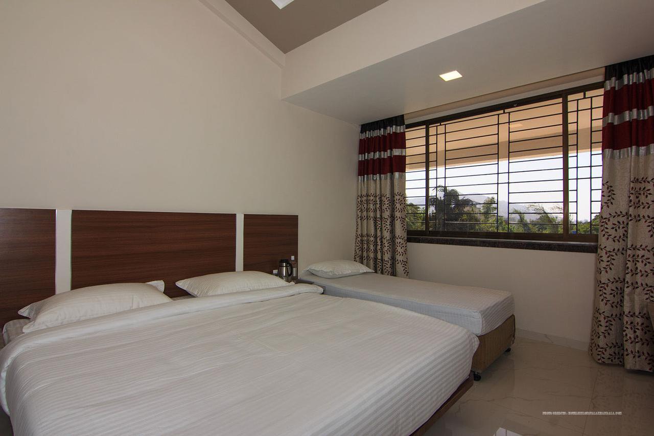 Highland Resort Lonavala Buitenkant foto
