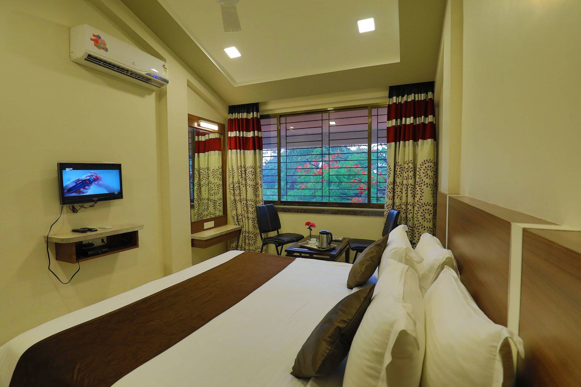 Highland Resort Lonavala Buitenkant foto